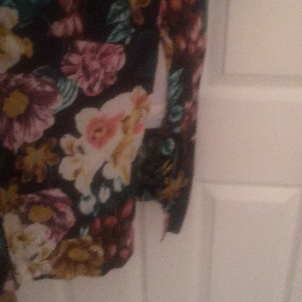 Flowered Tunic - Picture 3 of 4